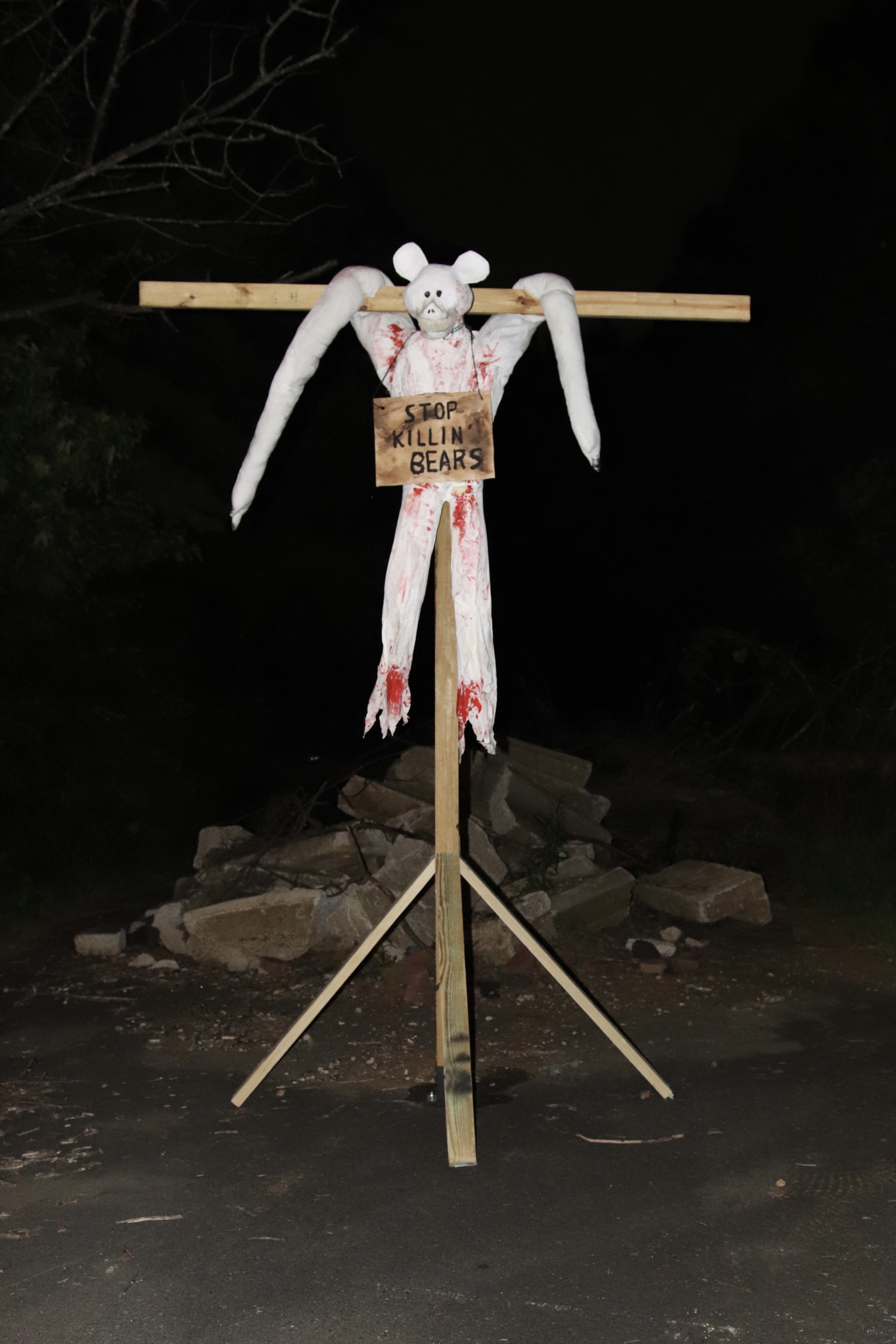 Scarecrow resembling a bear